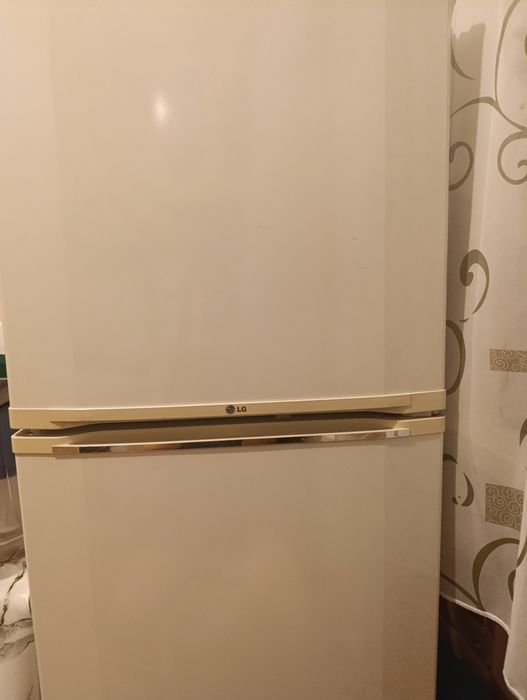 Продам холодильник LG