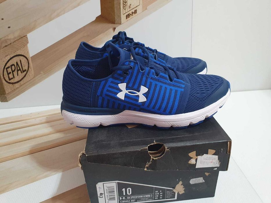 Under Armour masura 42 , 44, 44.5  ,45  noi in cutie