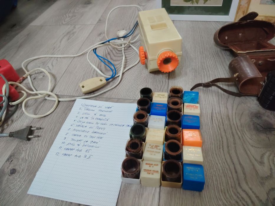 Aparat diafilm românesc