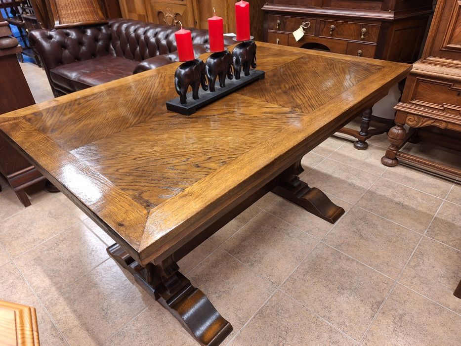 УНИКАТ! Маса за трапезария с богата дърворезба