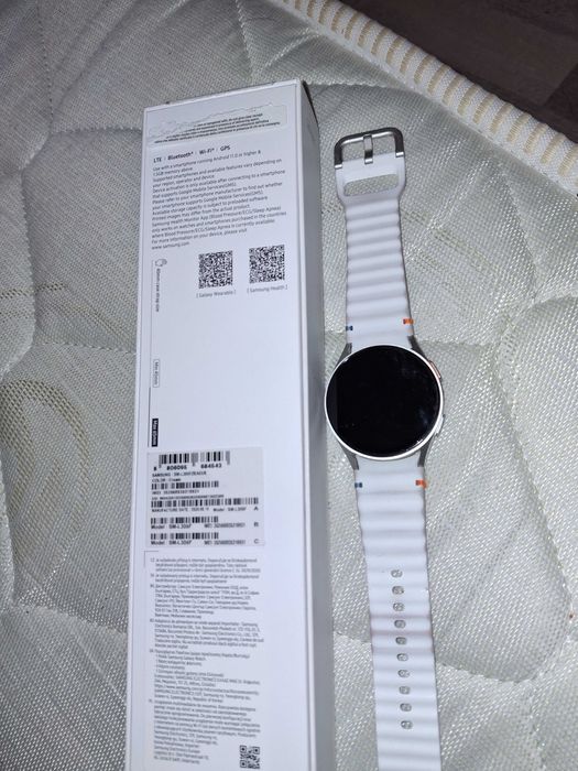 Samsung Galaxy Watch 7 with LTE