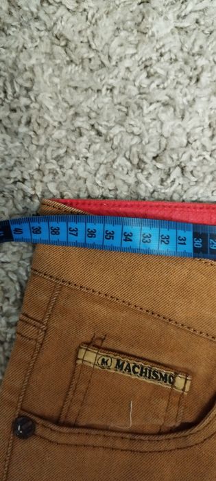 Pantaloni de dama.