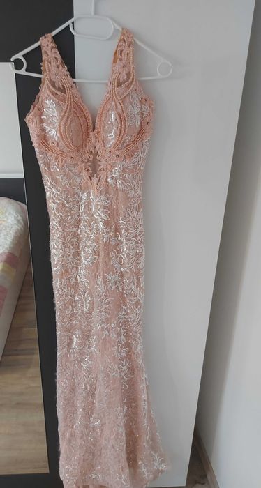 Дълга офицялна рокля