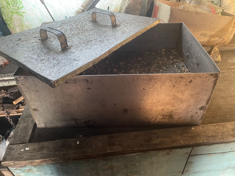 Разделочный ящик и стол для для пчеловодства