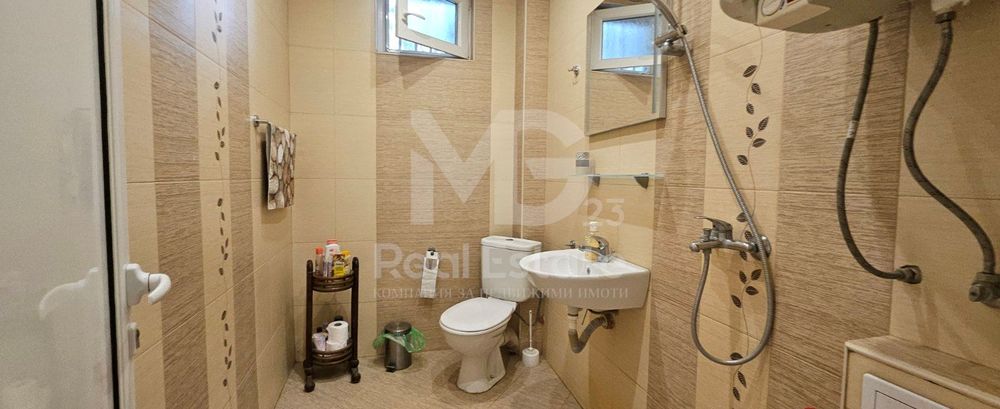 Продава се Тристаен апартамент в Пловдив, Каменица 1 - 110 кв.м за 1576 €/кв.м - Снимка #9