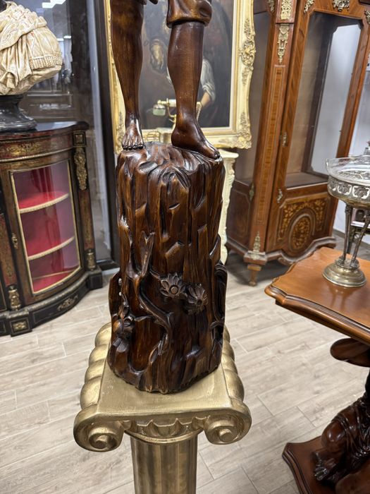 Statueta din lemn masiv sculptata manual