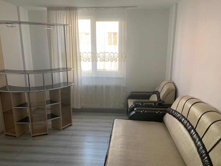 Apartament trei camere