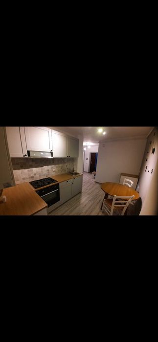 Inchiriez apartament o camera si balcon,46 mp,cartierTei