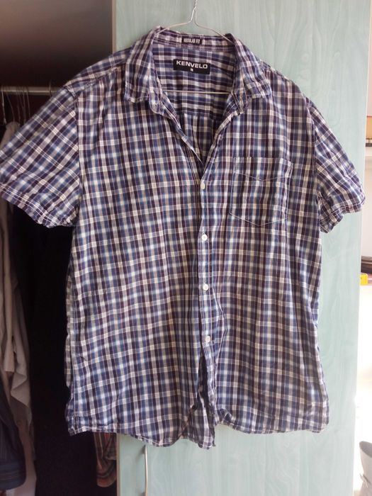 Продавам 15 ризи в запазено състояние за 80лв. (по 5,33лв. на дреха)