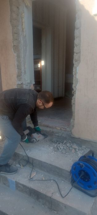 Установка двери есік орнату