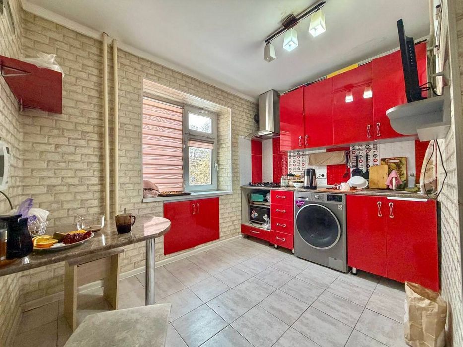 Новомосковская 2/2/5 кафе вечер