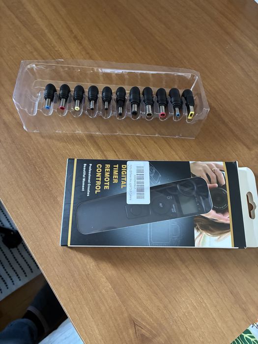 Vand telecomanda cu cablu pt aparate foto