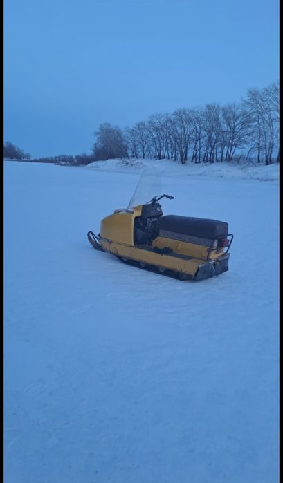 Продам снегоход буран