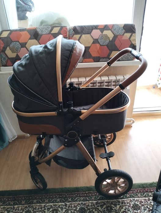 Продам коляску Teknum состояние новое.