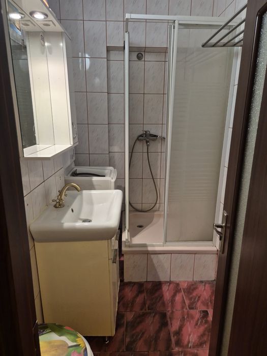 Inchiriez garsoniera in Titan