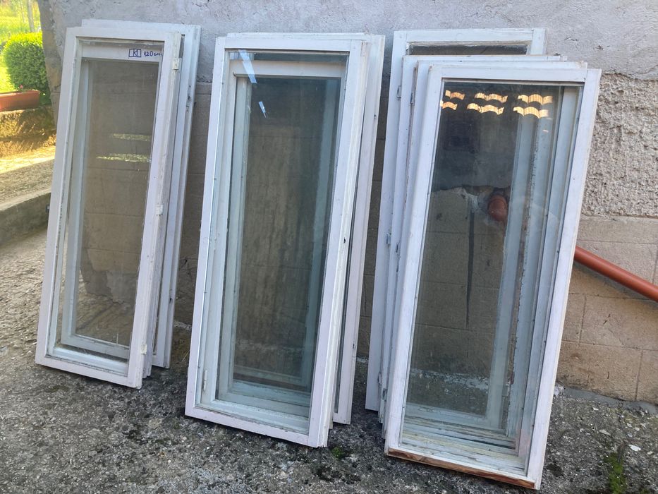 Дървени прозорци