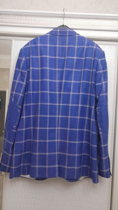 Продаются мужские пиджаки