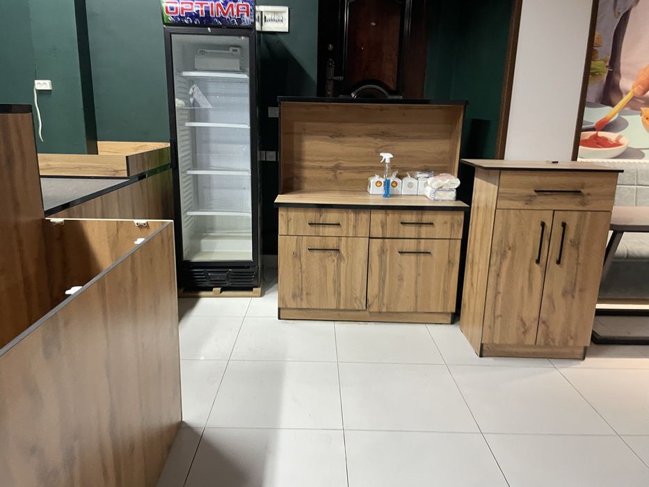 ishlab turgan fast food uskuna va jihozlari idishlari sotiladi