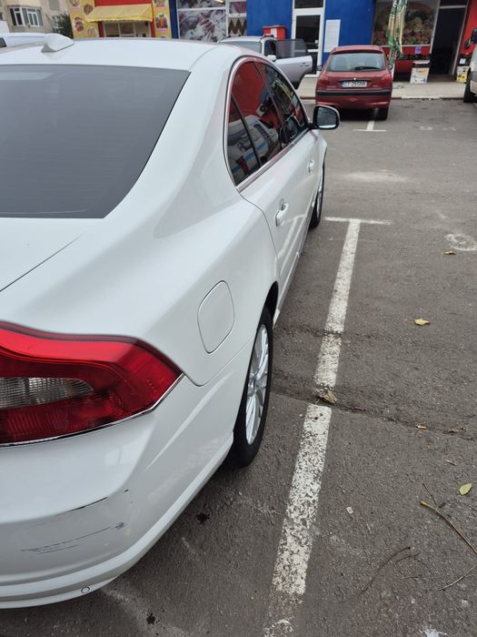 Volvo s80,2013,motor Volvo 2 litri.5500 euro. Negociabil