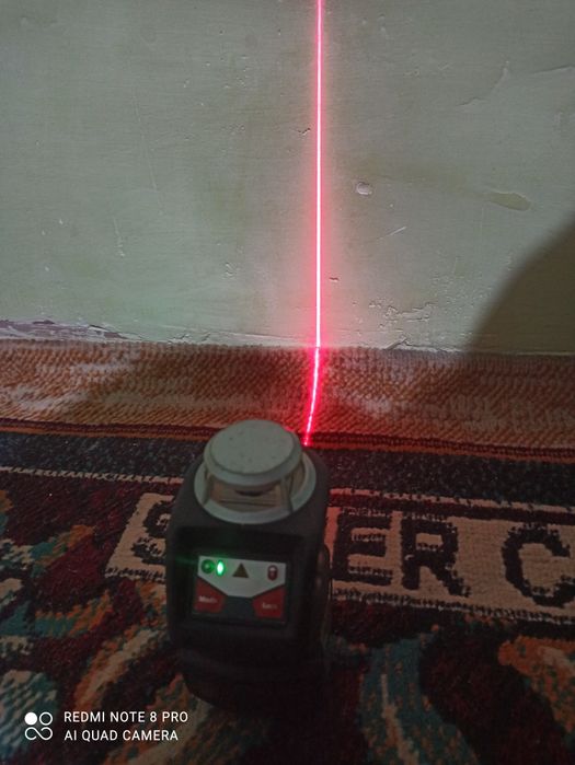 Уровень лазер сотилади