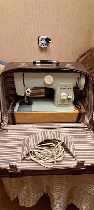 Швейная машинка "Чайка"