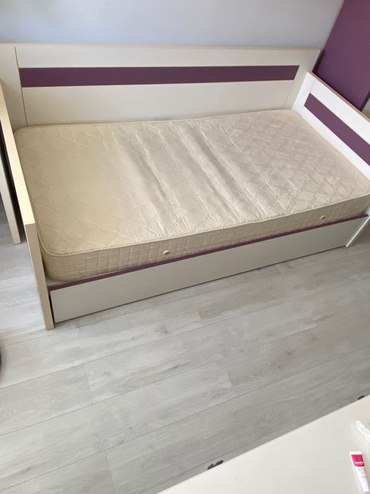 De vânzare pat si birou