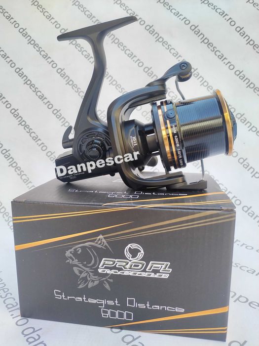 Mulinetă Feeder Crap PRO FL Strategist Distance 8000 tambur Long Cast