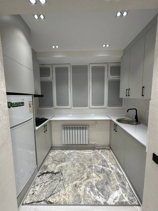 Чиланзар 7  2*3/1/4 arenda kvartira(bez makler) uyi egasiman
2*3/1/4
Д