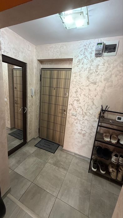 Dau spre inchiriere  in ONESTI apartanent situat in zona centrala , et 3 cu spatiu verde