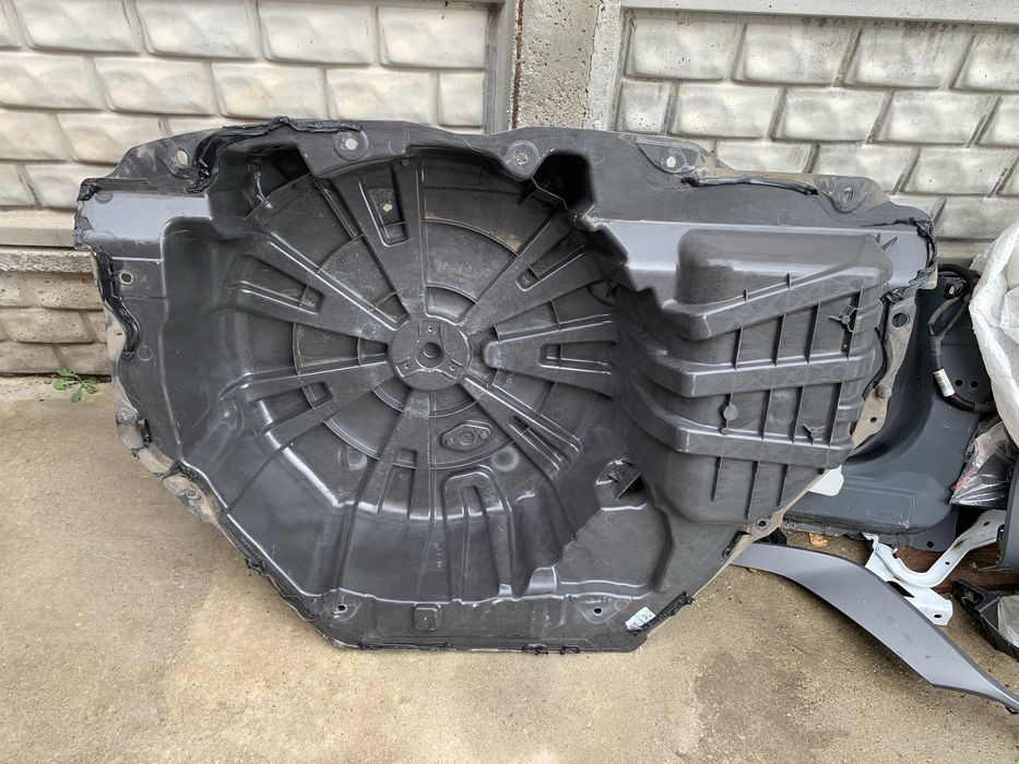 Locas roata rezerva Renault Megane 4/podea portbagaj hatchback/scurta