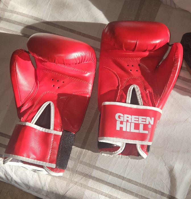 Боксерские перчатки
