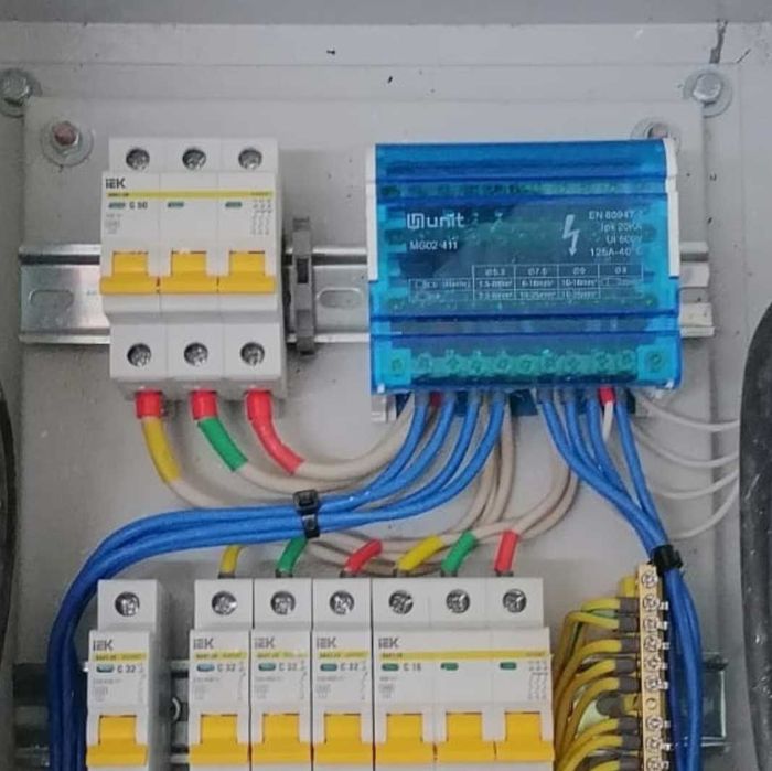 Распределительный Щит с розетками