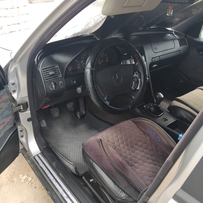 Продается машина Mersedes C 180