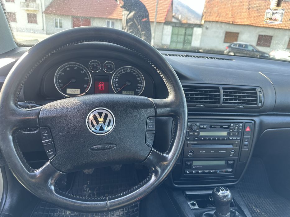 Vw P A S S A T 1.6 benzina