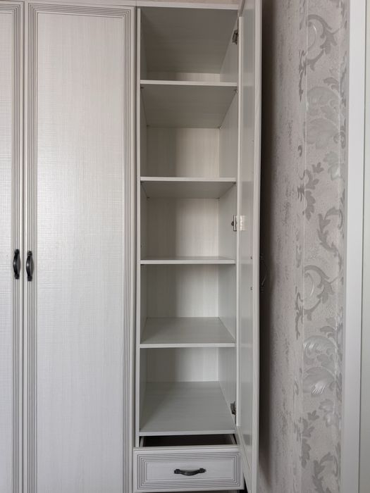 Шкаф срочно продается