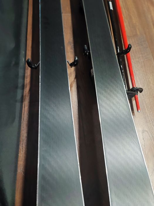 Ски Volkl racetiger SRC 163 със щеки и сак