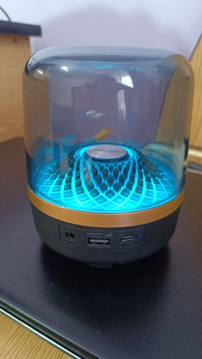 Vând boxă portabilă