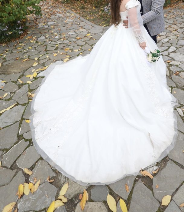 Rochie mireasa deosebita