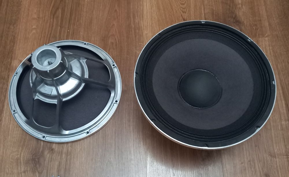 Легкие динамики Craaft 12 и неодимовые JBL 12.