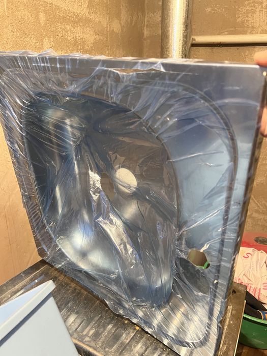 Мойка новая.