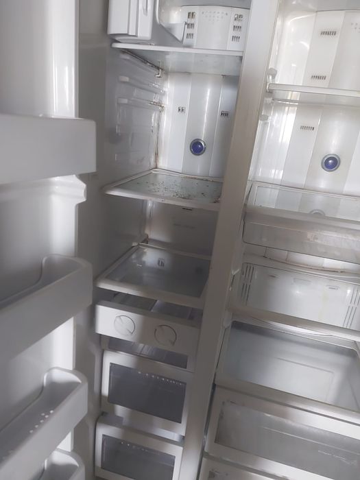 Холодильник Samsung