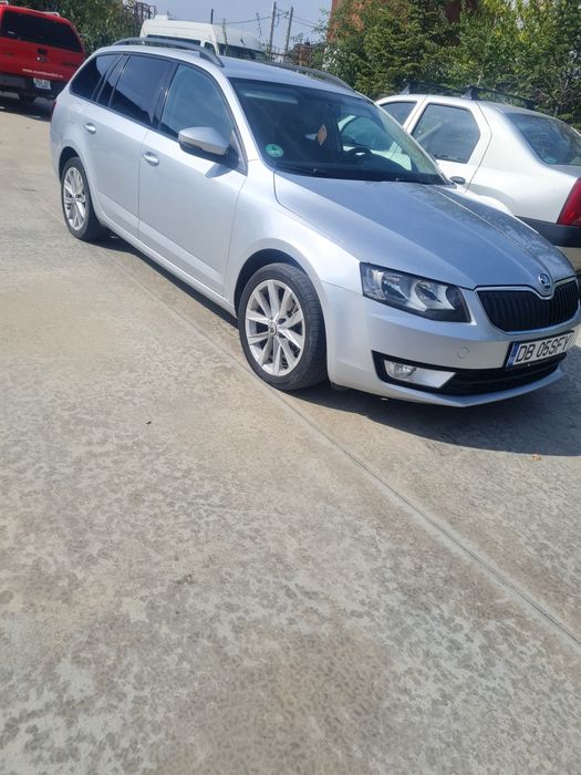 Vând skoda octavia 3
