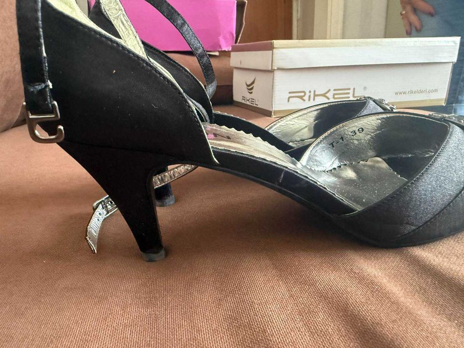 Летни обувки на ток