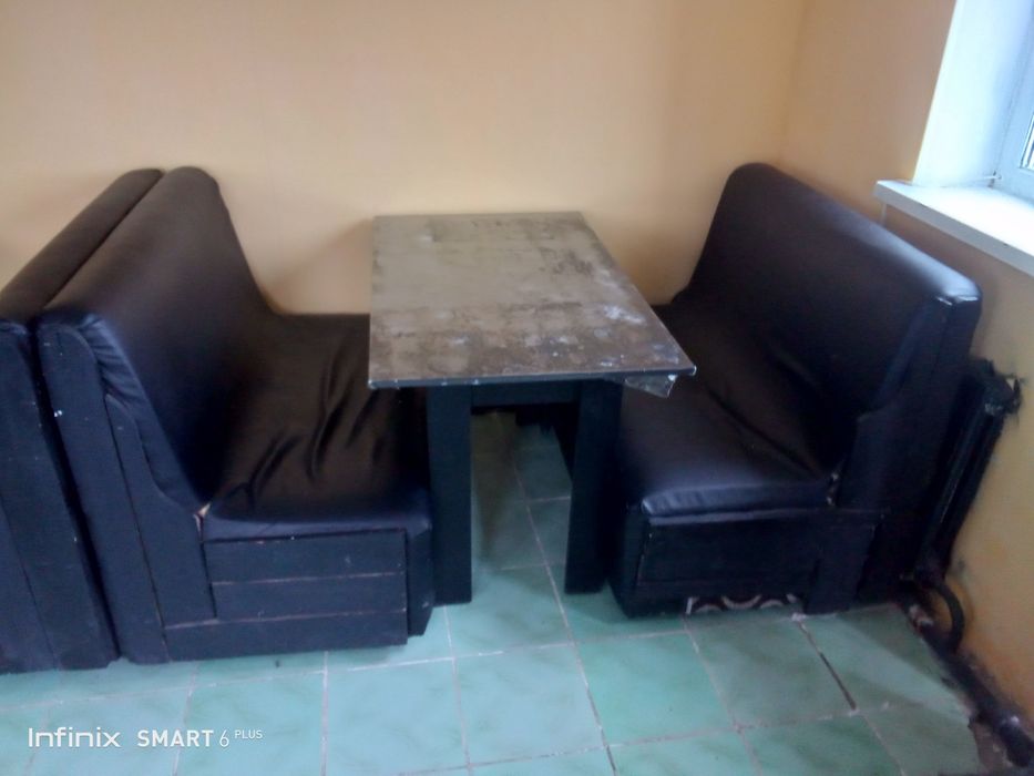 Мебель диван и стол