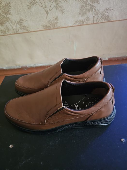 Мужские туфли 42 размера.