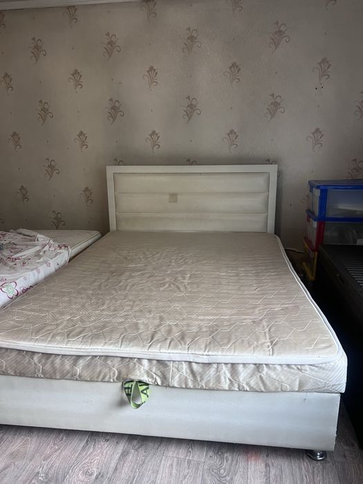 Двухспальная кровать