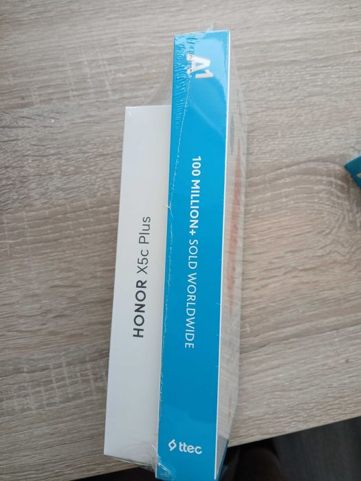 GSM HONOR X5c Plus + Добълнителна външна батерия. Чисто нови