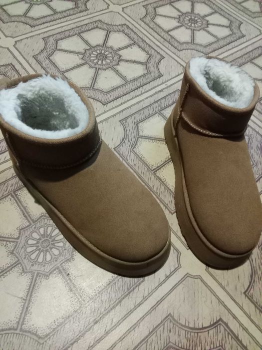 Продам отличные угги