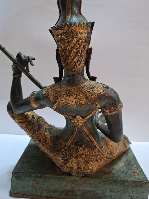 Бронзова позлатена статуетка на богинята Сарасвати