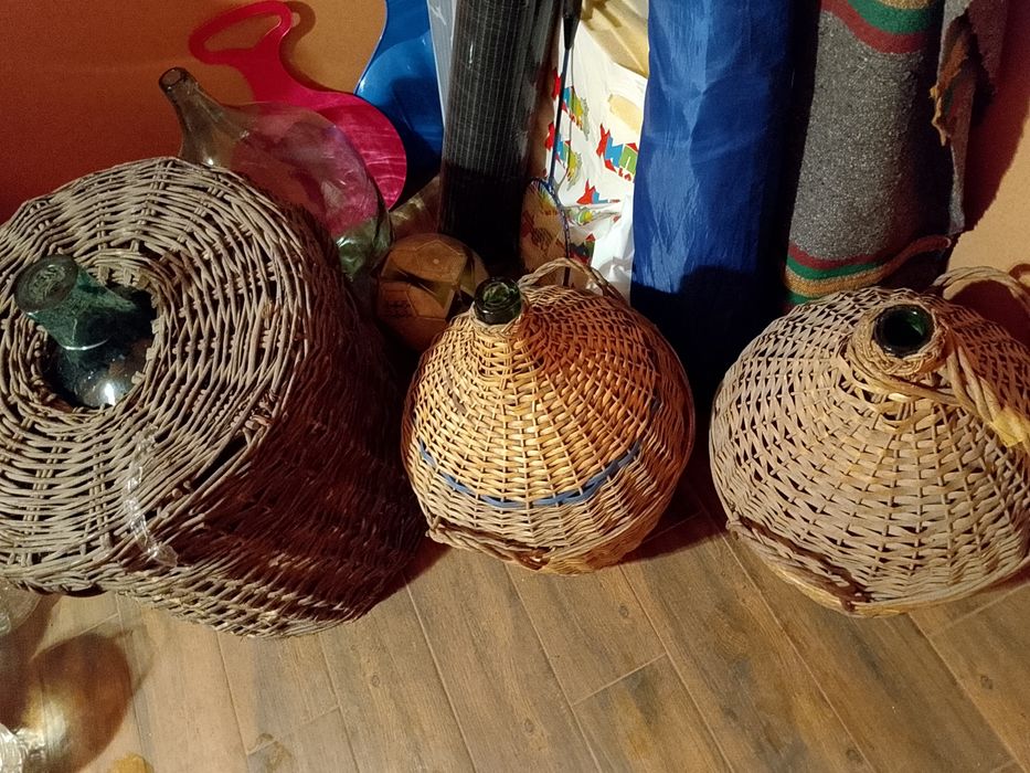 Стъклени домаджани